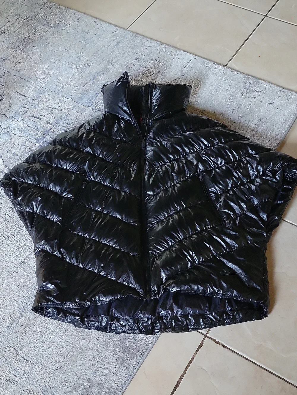 Nike Cascade Down Puffer Poncho Jacket Sz M Retail $300